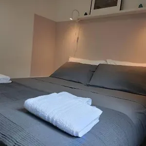 La Casa Di Madhu Aeroporto di Catania Fontana Rossa